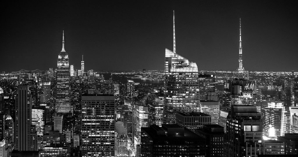 Blick vom " The Rock" dem Rockefeller Center auf Süd Manhattan bis zum Liberty Island