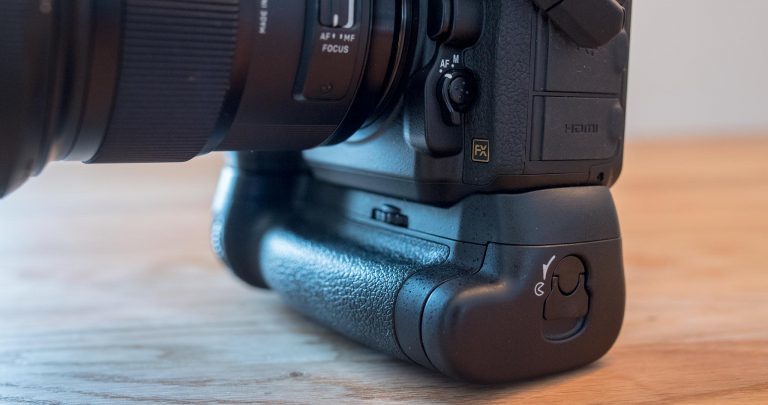 Nikon D850 / MB-D18 Multifunktions-Batterieteil