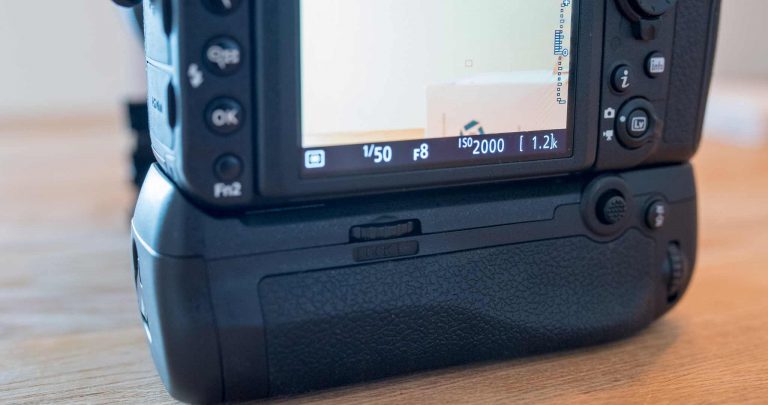 Nikon D850 / MB-D18 Multifunktions-Batterieteil