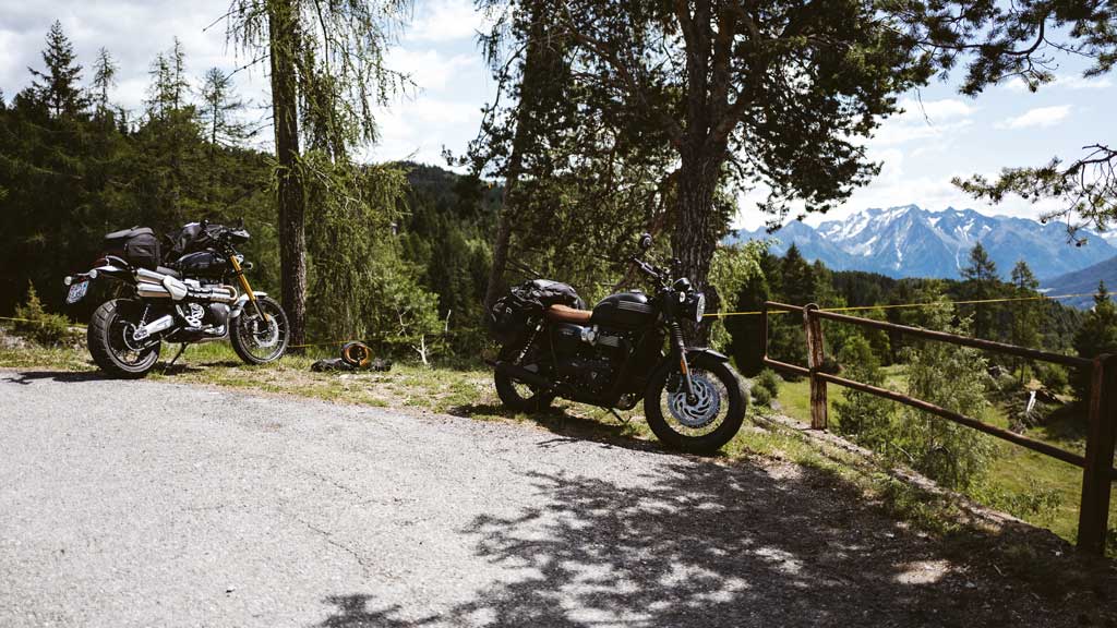 [Vlog] Motorrad-Tour durch die Alpen mit Triumph Bonneville T120 Black und Scrambler 1200 XE