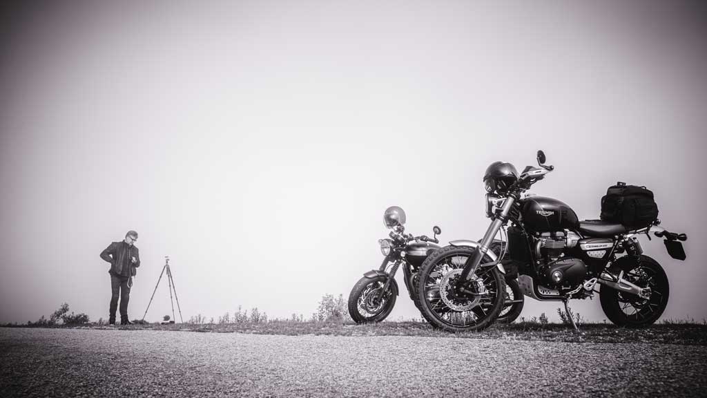 [Vlog] Motorrad-Tour durch die Alpen mit Triumph Bonneville T120 Black und Scrambler 1200 XE