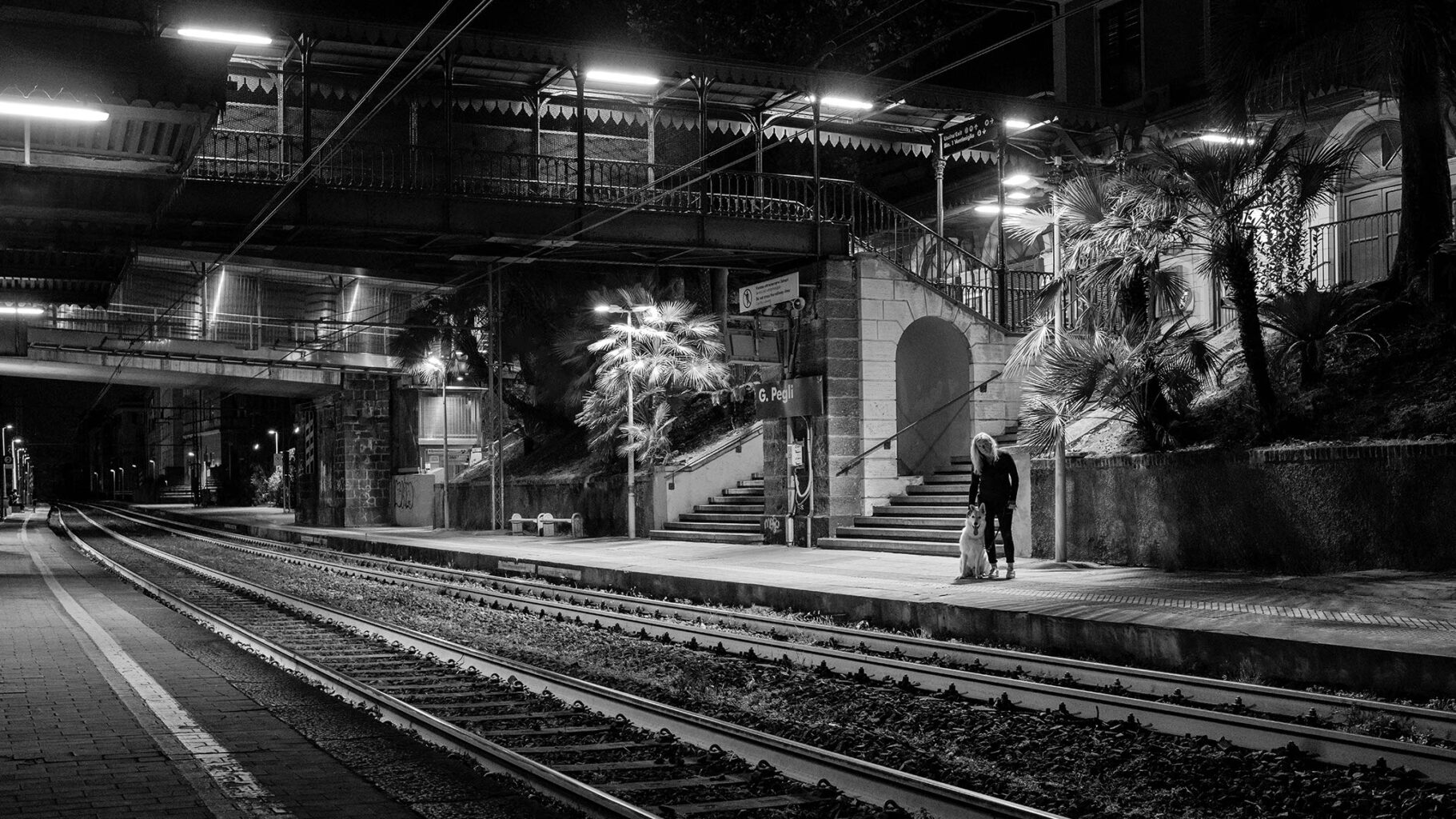 Leica Summilux-M 24 f/1.4 ASPH. (Bahnhof in Genua)