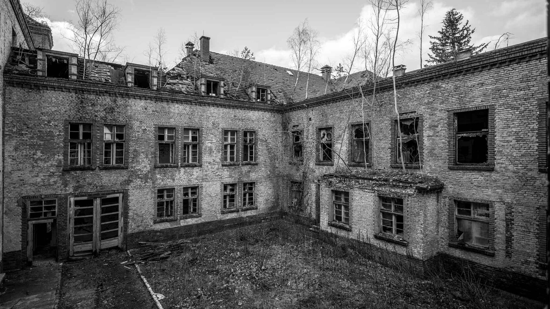 DURCH DIE ALTE CHIRURGIE - Lost Places