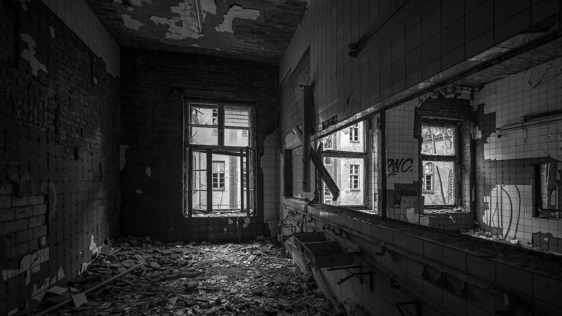 DURCH DIE ALTE CHIRURGIE - Lost Places